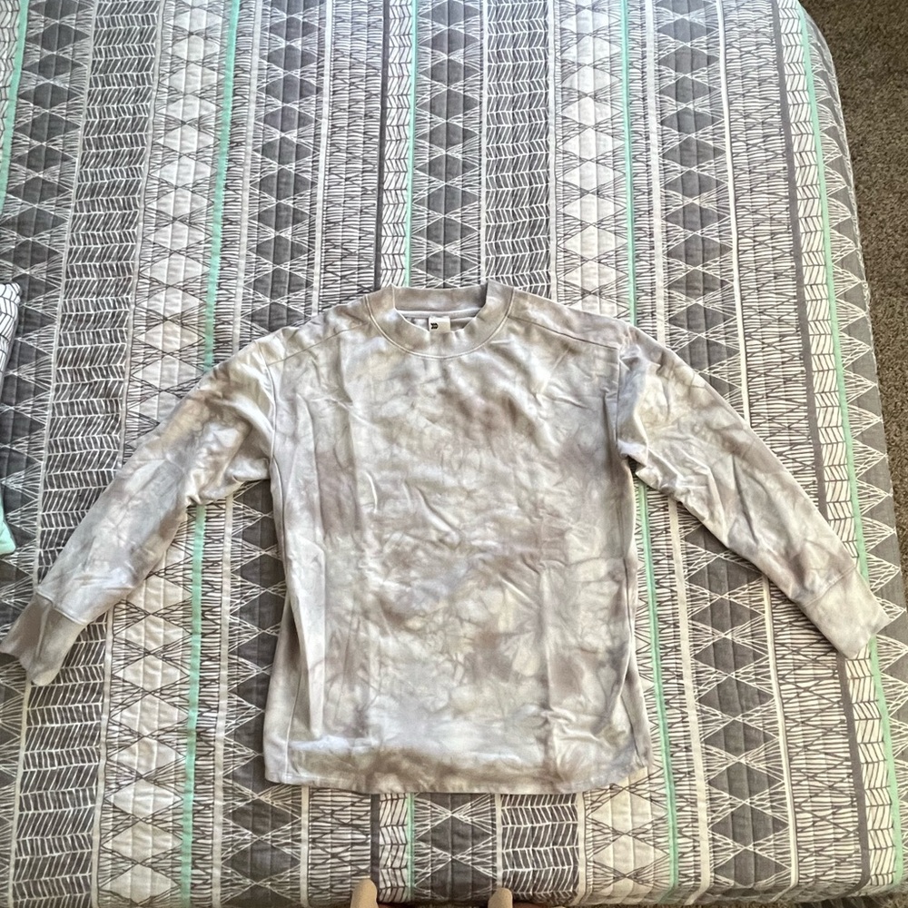 Sweatshirt